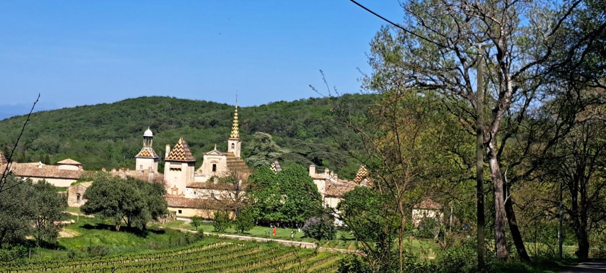 Le Mas Du Lac Uzès Exterior foto